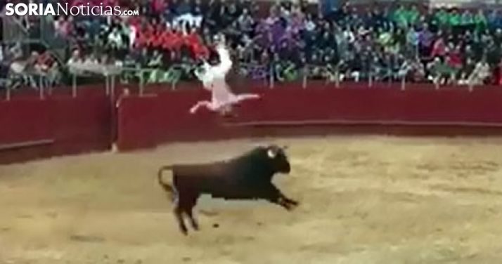 Un momento de la espeluzmante cogida./SN