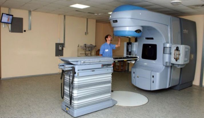 El pleno capitalino pide un acelerador lineal para el hospital