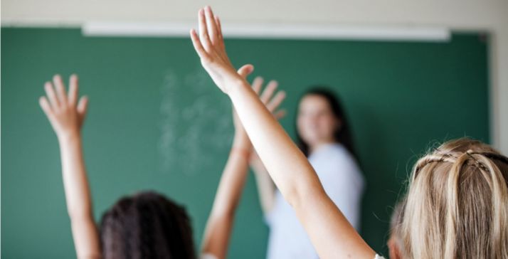 Piden volver a las horas lectivas de antes y una menor ratio de alumnos en las aulas