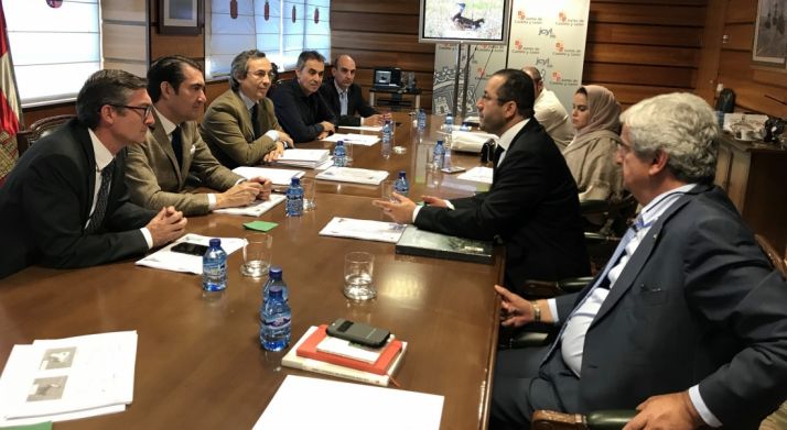 Reunión de responsables de Medio Ambiente y del emirato. /Jta.