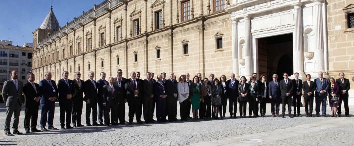 Miembros de los parlamentos regionales europeos en Sevilla este jueves. /EP