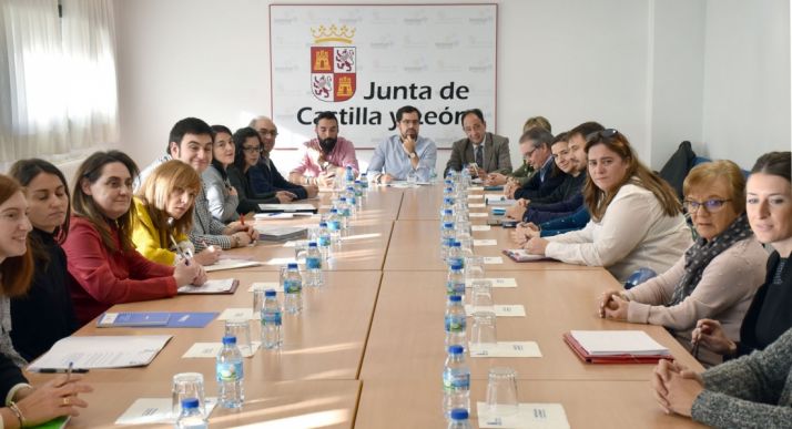 Agentes sociales e institucionales en la constitución de la mesa este miércoles. 