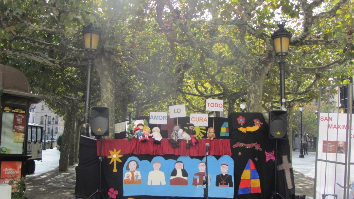 La Iglesia presume de Santos frente a Halloween