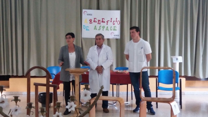 El mercadillo solidario de El Burgo recauda 700€