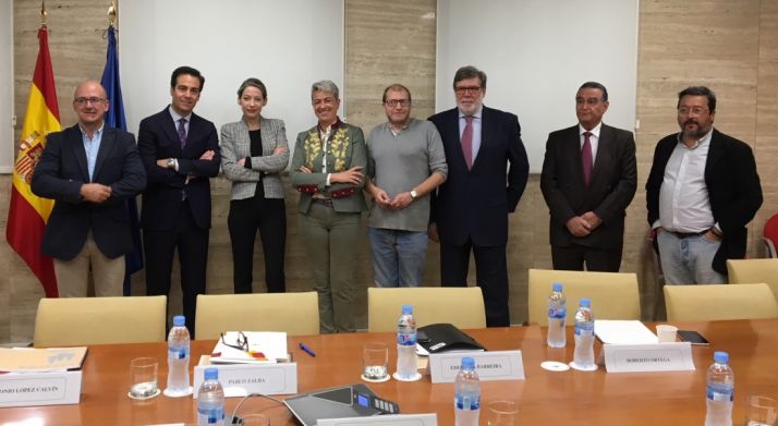 Participantes en la mesa-coloquio este viernes en Madrid./FOES
