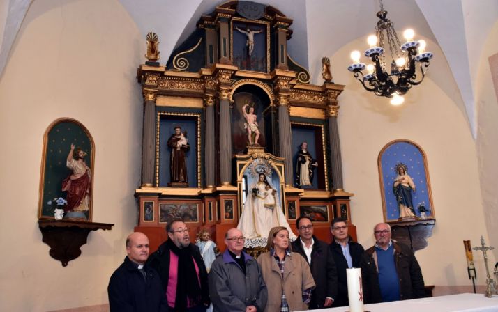Navalcaballo luce con esplendor uno de sus retablos parroquiales
