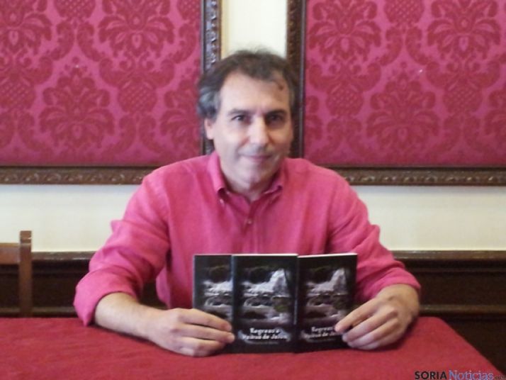 Antonio de Benito despide el año entre libros y en el Casino