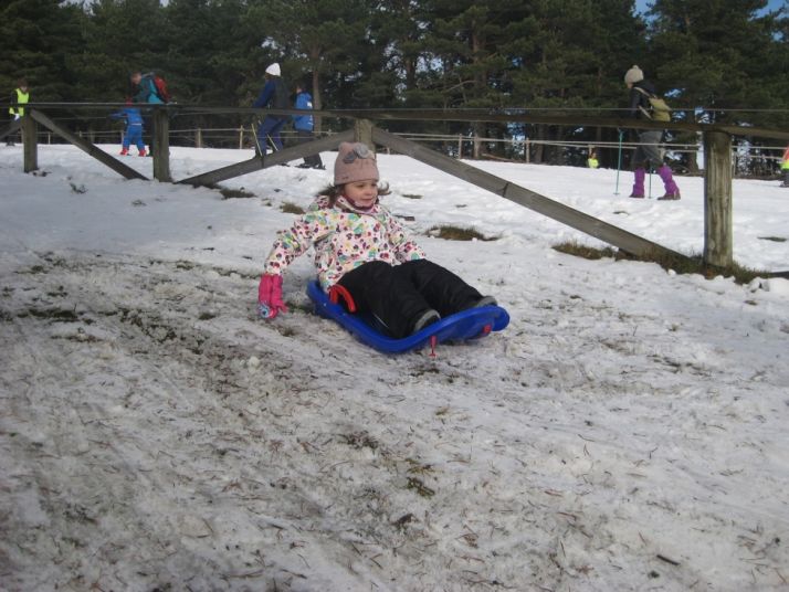 La nieve ha hecho disfrutar a grandes y pequeños