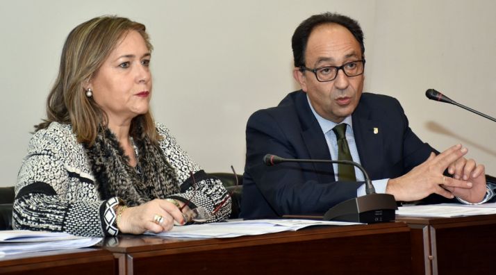 Soledad Borque y Manuel López esta tarde de miércoles en la Casa de la Tierra. 