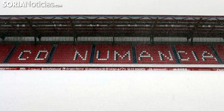 El estadio, bajo la nieve la pasada semana. /SN
