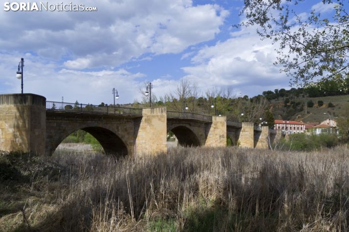 Puente de piedra en Soria. 