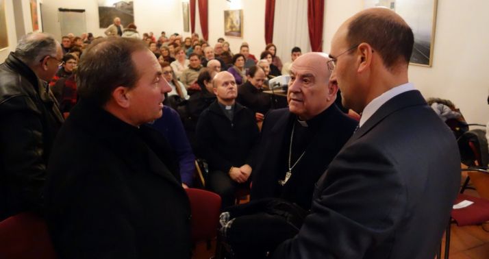 Martínez Varea (izda.), Jiménez y Alonso en la presentación. /DOS