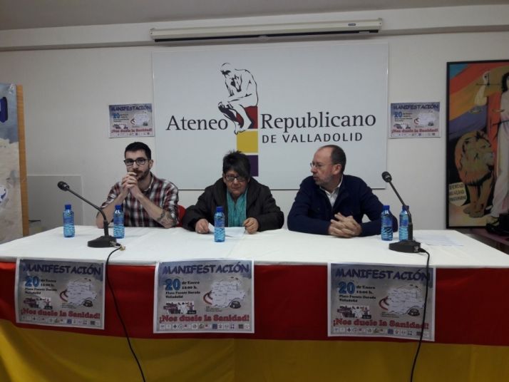 Miembros de las plataformas en defensa la Sanidad pública de Castilla y León.