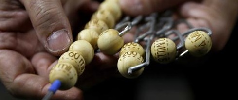 71.198. El Gordo, muy repartido, esquiva Soria