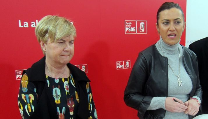 Virginia Barcones (dcha.) junto a Isaura Leal este martes. /EP