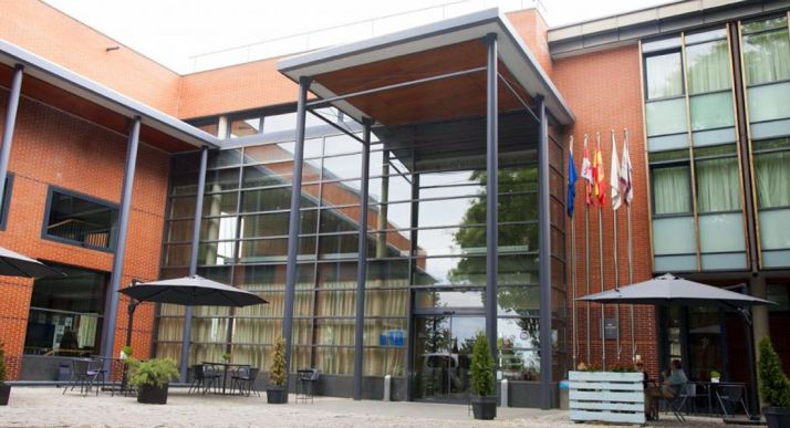 Entrada principal al Parador Antonio Machado, en la capital soriana. 