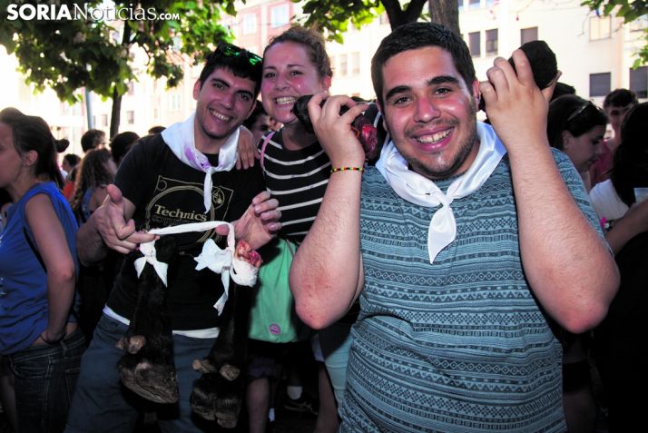 Unos jóvenes sanjuaneros el Sábado Agés. SN