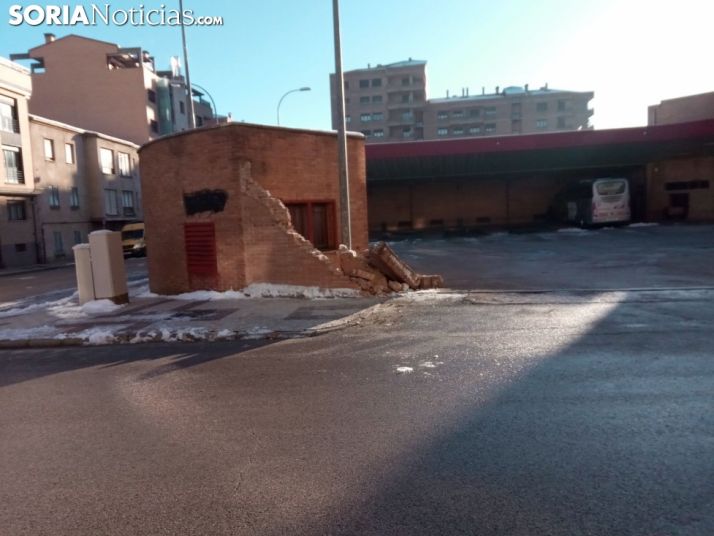 Muro de la estación de bus de Soria.
