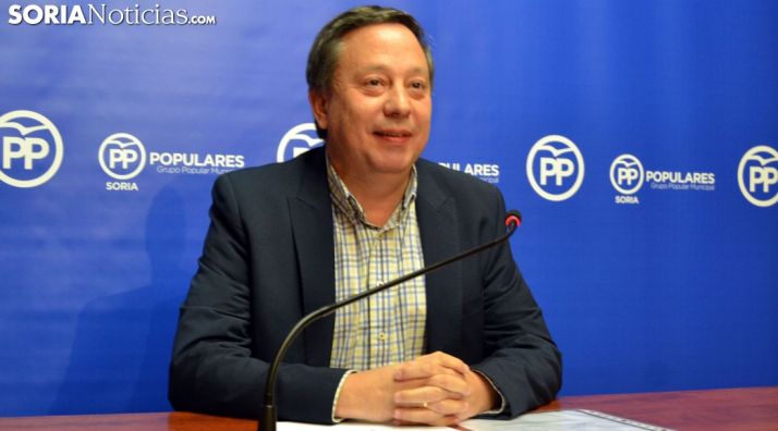 Adolfo Sainz, concejal del PP este lunes en rueda informativa. /SN