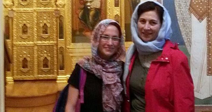 Ascensión Romero, (dcha.) con una hermana del Camino. /DOS