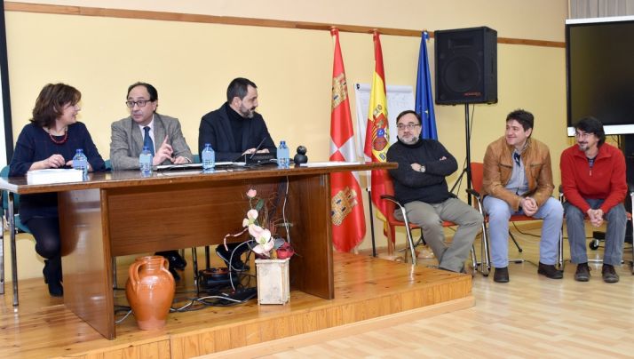 Presentación de la semana cultural este lunes.