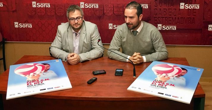 Alfredo Cabrerizo (izda.) y Ángel Hernández en la presentación del torneo. 