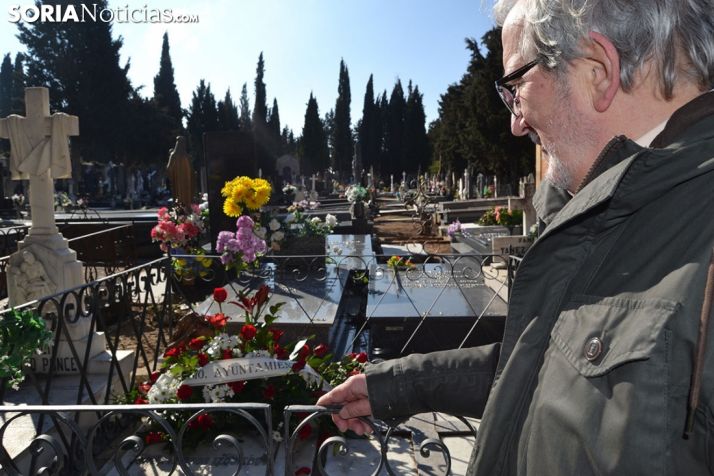 Homenaje a Antonio Machado y Odón Alonso en el Cementerio de Soria.