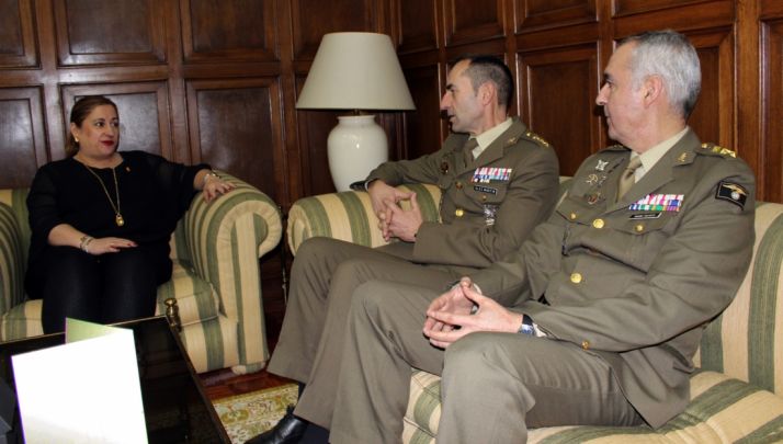 De Gregorio, con González y Velasco este jueves en la sede de la Subdelegación. 