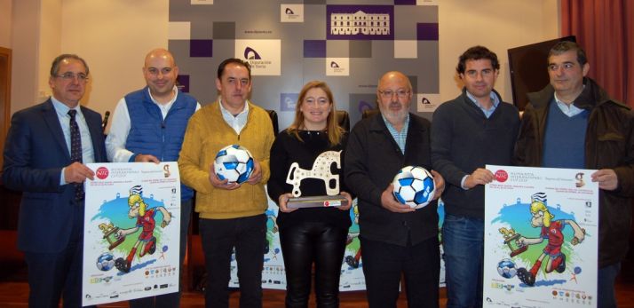 Mugarza (izda.), Delgado, Serrano, Jiménez, Martínez, González y Santamaría. /Dip.