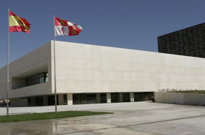 Edificio de las Cortes de Castilla y Léon.