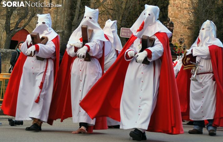 Una imagen del Vía Crucis de este Lunes Santo. /SN