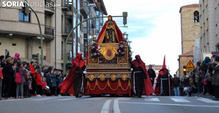 La imagen del Ecce Homo, tras salir de la iglesia de Santo Domingo. /SN