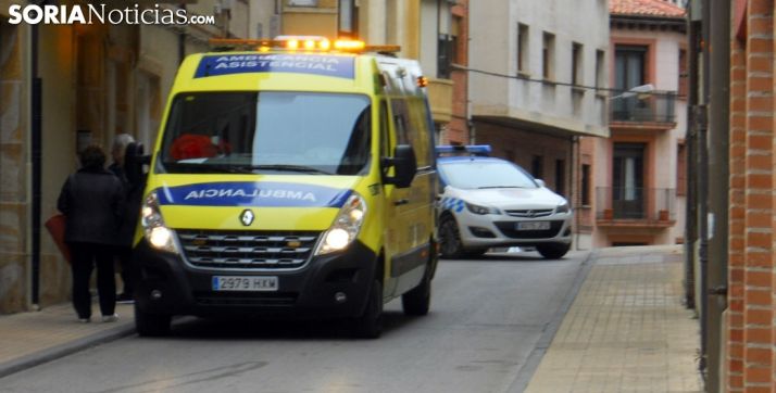 Un vehículo de transporte sanitario en una calle de la ciudad. /SN
