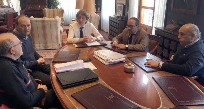 Gómez (izda.), Abad, Martínez Mínguez, Rey y Benito este lunes. /Ayto.