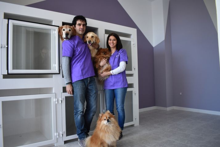 Silvia Menés y José Vicente Pérez, propietarios de Servicios Veterinarios Urbión. 