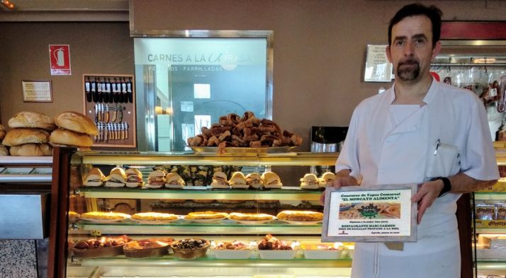 Francisco Javier Navarro, con el diploma acreditativo. 