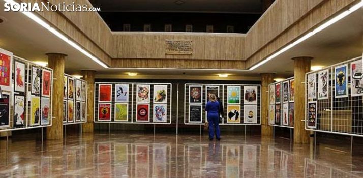 Los carteles ya están expuestos en el patio de columnas del ayuntamiento. /SN