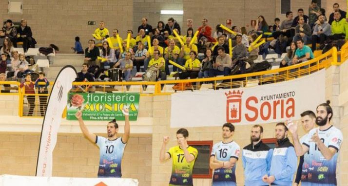 Jugadores del Río Duero festejan el triunfo del sábado ante el Vecindario en el Pabellón Los Pajaritos. Río Duero.