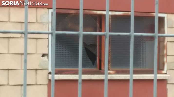 La ventana por donde han accedido los ladrones. /SN