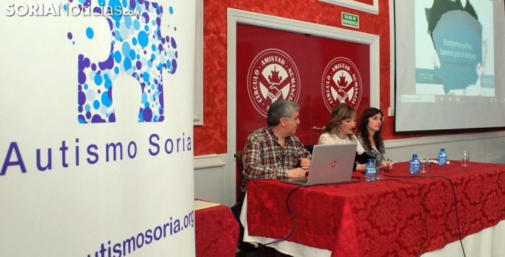 Rubén Escalada, María Ángeles Ramos y Nuria Santa Cruz. /SN