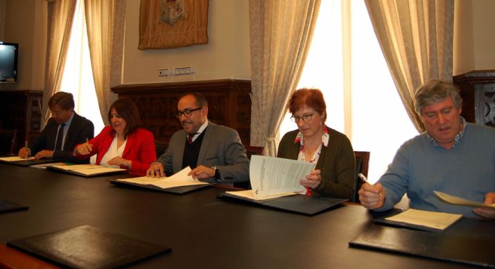 La rúbrica de los convenios. /Dip