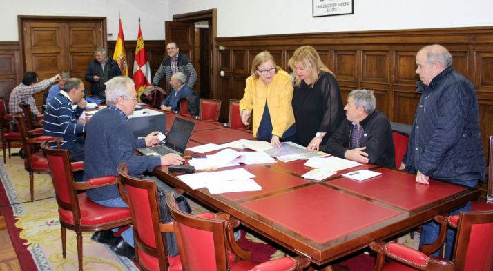 Propietarios y responsables de la Subdelegación este martes. /Subdeleg.