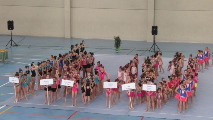 8 colegios de la capital participan en los juegos escolares de gimnasia rítmica