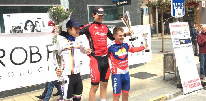 Mateo González, en lo alto del podio este domingo. 