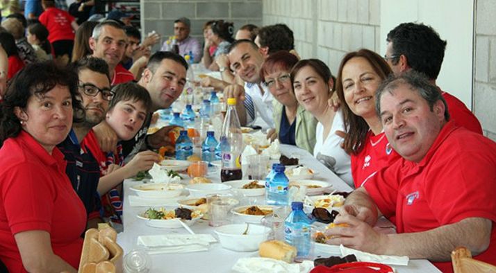 Comensales en una edición anterior. /CDN