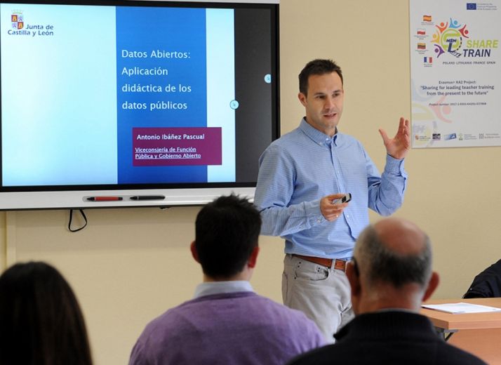 La Junta imparte formación al profesorado para potenciar la aplicación didáctica de los datos públicos