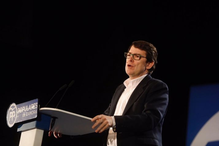 Mañueco confronta la gestión eficiente y el proyecto sólido del PP frente al cascarón vacío del resto de fuerzas