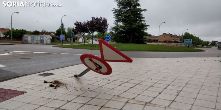Golpe en la rotonda de salida al Polígono