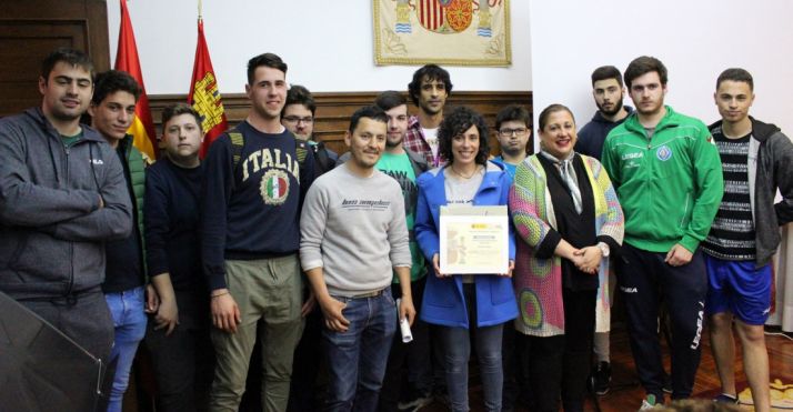 Alumnos del Pico Frentes en la sede de la Subdelegación del Gobierno. /Subdeleg.