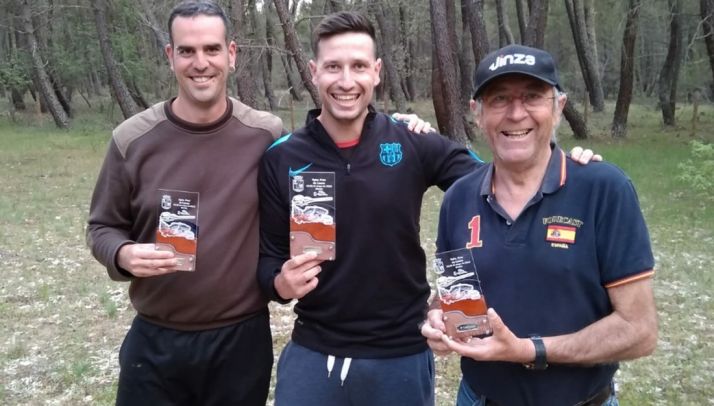 Aldea (ctro.) flanqueado por su padre y por Monteseguro. /CCS